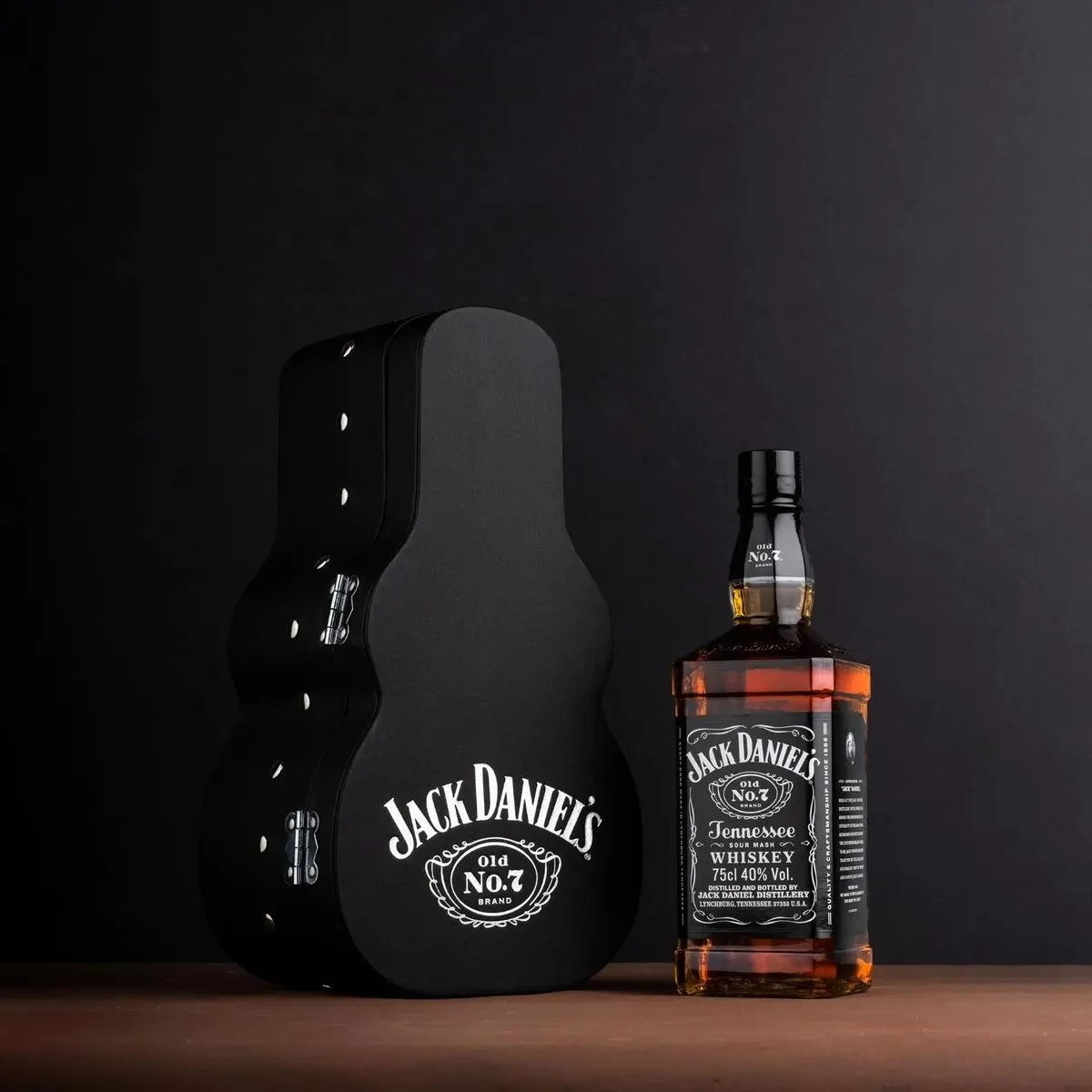Pack Whisky Jack Daniel's Old N°7 750cc + Estuche Guitarra